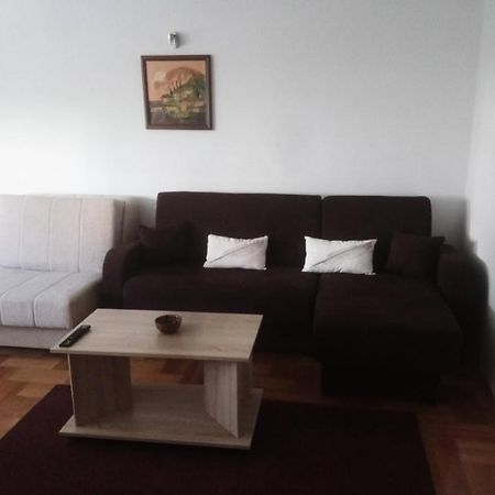 Apartman Пирот Екстериор снимка