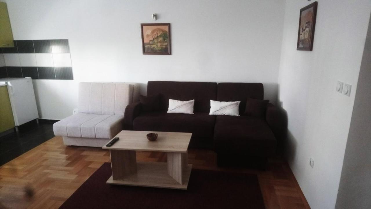 Apartman Пирот Екстериор снимка